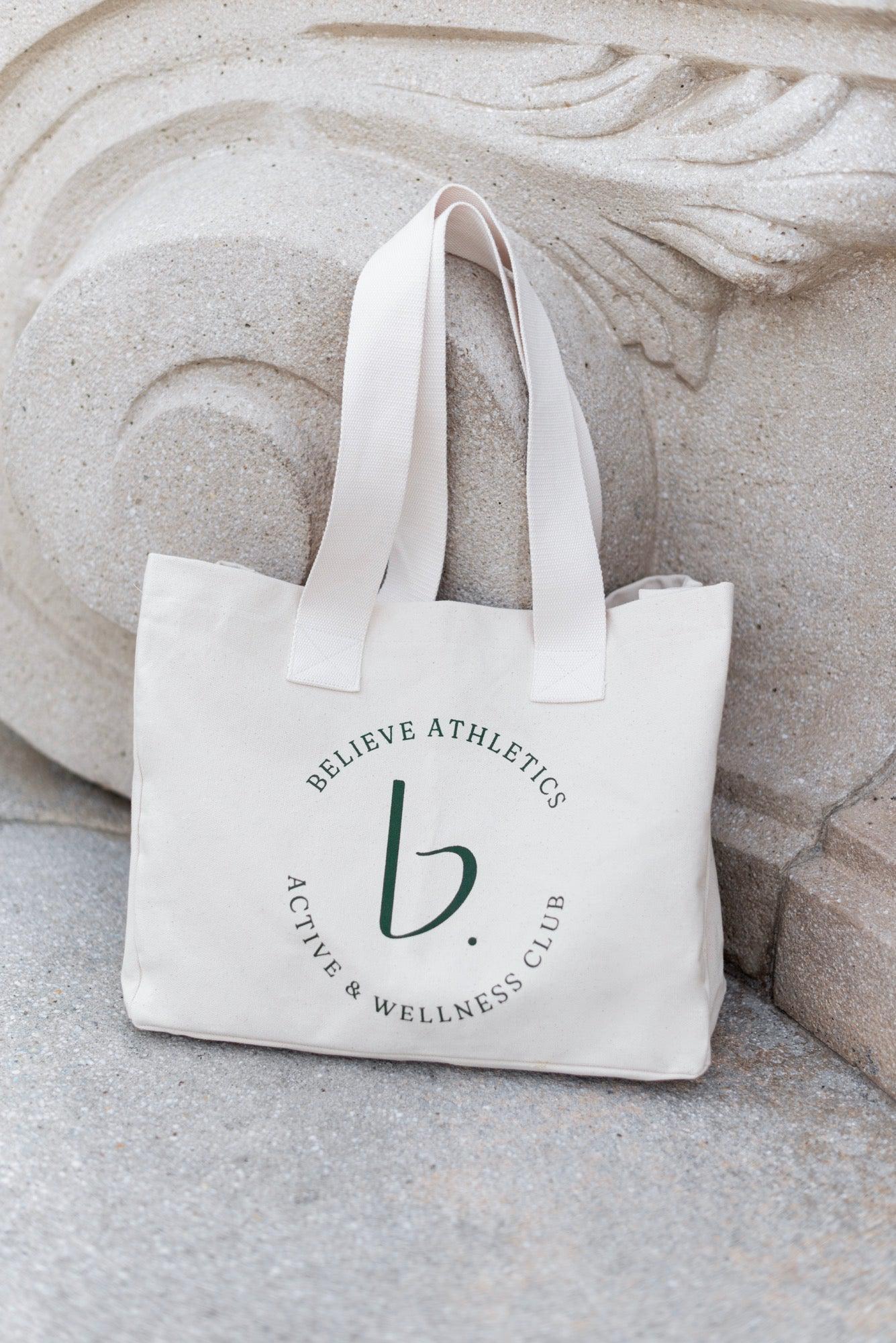 Active Tote en Cream & Green-Accessories-Tienda Ropa Leggings Yoga Sostenibles Reciclados Mujer On-line Barcelona Believe Athletics Sustainable Recycled Yoga Clothes