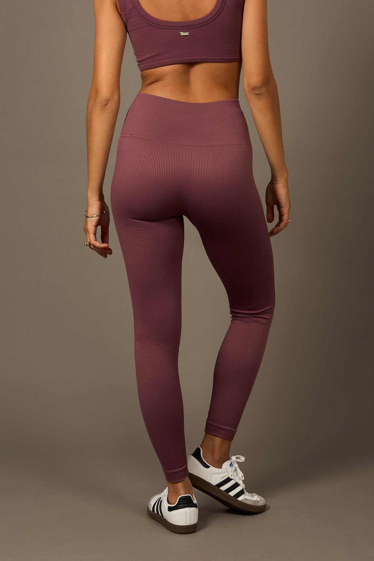 Long  Believe Beyond Legging in Figue- Leggings-Tienda Ropa Leggings Yoga Sostenibles Reciclados Mujer On-line Barcelona Leichtathletik Sustainable Recycled Yoga Clothes