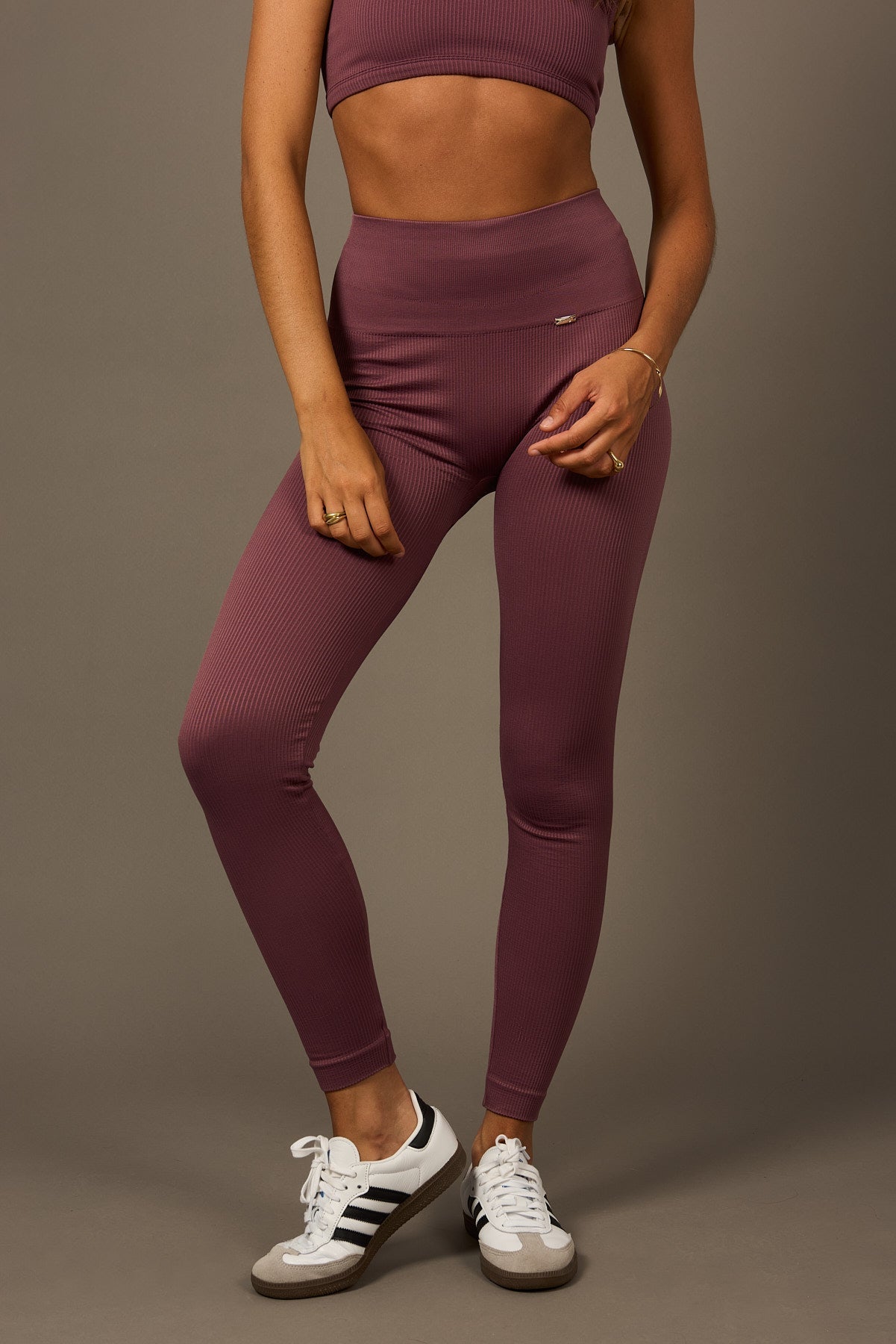 Long  Believe Beyond Legging in Figue- Leggings-Tienda Ropa Leggings Yoga Sostenibles Reciclados Mujer On-line Barcelona Leichtathletik Sustainable Recycled Yoga Clothes