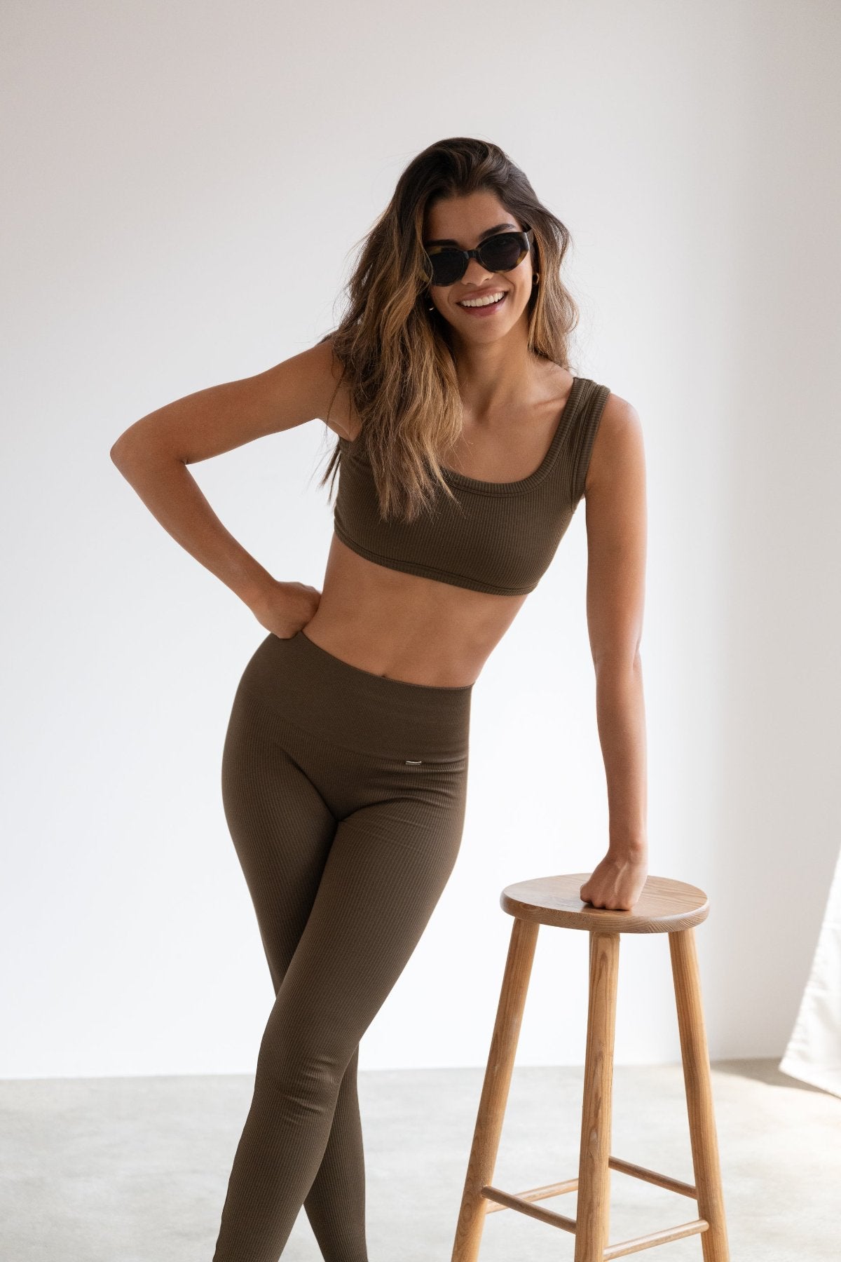 Beyond Legging in Olive-Long Leggings-Tienda Ropa Leggings Yoga Sostenibles Reciclados Mujer On-line Barcelona Believe Athletics Sustainable Recycled Yoga Clothes