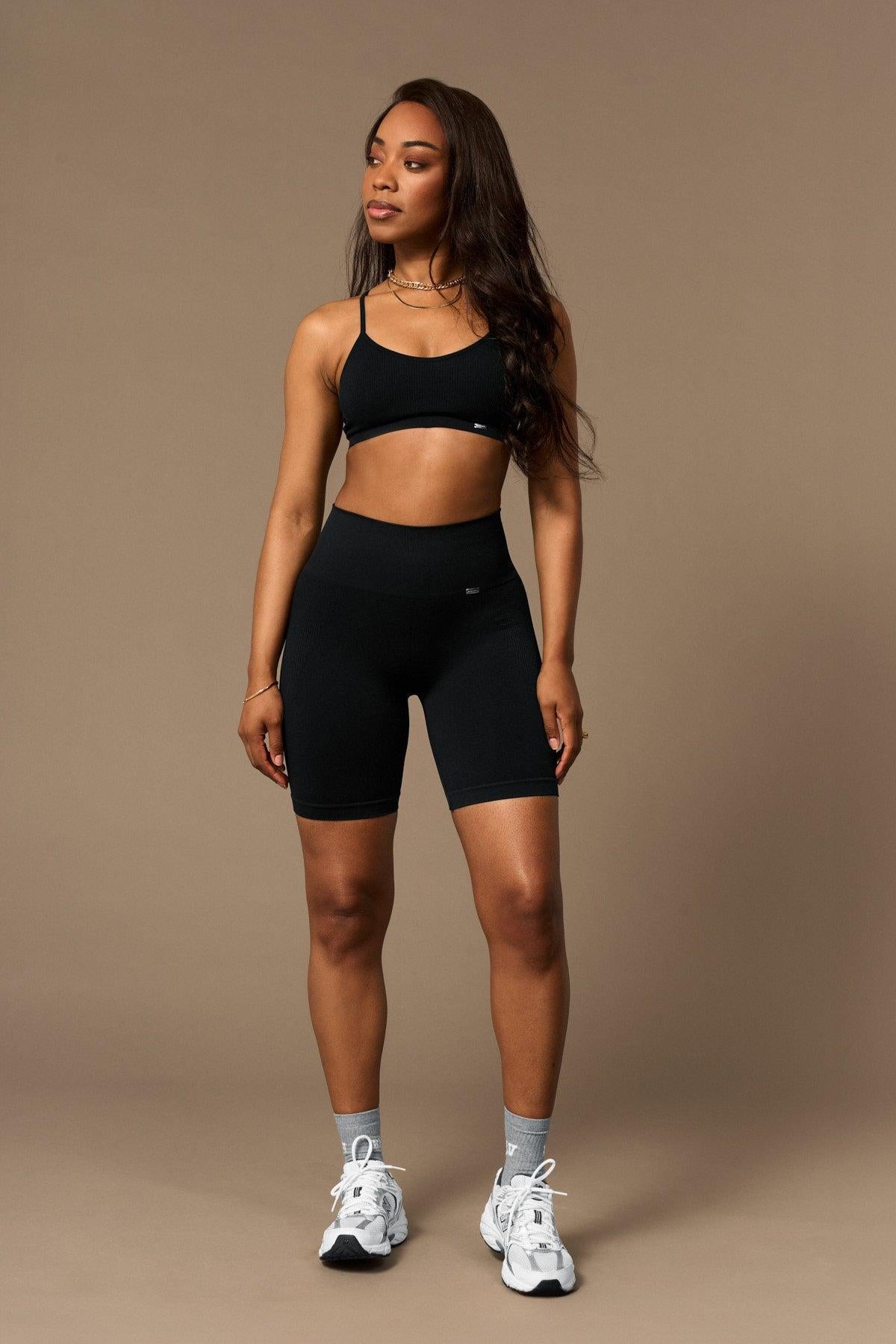 Bliss Biker Push-Up en Negro-Bikers-Tienda Ropa Leggings Yoga Sostenibles Reciclados Mujer On-line Barcelona Believe Athletics Sustainable Recycled Yoga Clothes