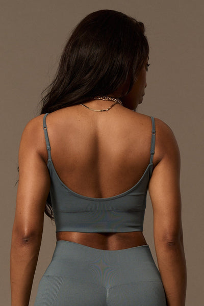 Bliss Short Push-Up en Gris-Shorts-Tienda Ropa Leggings Yoga Sostenibles Reciclados Mujer On-line Barcelona Believe Athletics Sustainable Recycled Yoga Clothes