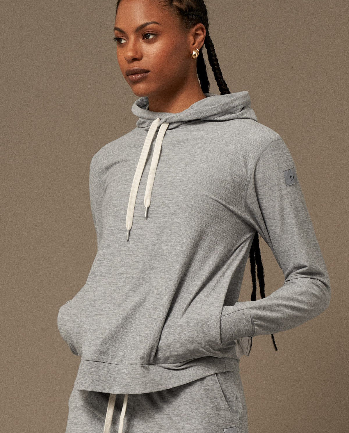 Breeze Hoodie in Grey Melange-Sweatshirts-Shop Leggings de Yoga Recyclé Durable Vêtements Femme On-line Barcelona Believe Athletics Vêtements de Yoga Recyclé Durable