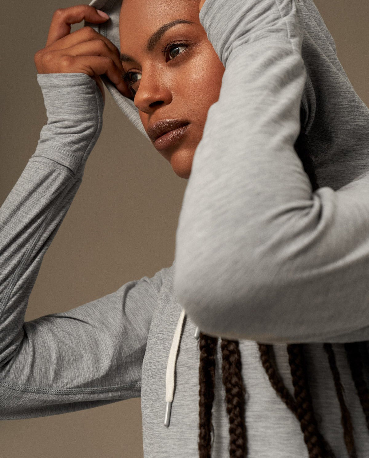 Breeze Hoodie in Grey Melange-Sweatshirts-Shop Leggings de Yoga Recyclé Durable Vêtements Femme On-line Barcelona Believe Athletics Vêtements de Yoga Recyclé Durable