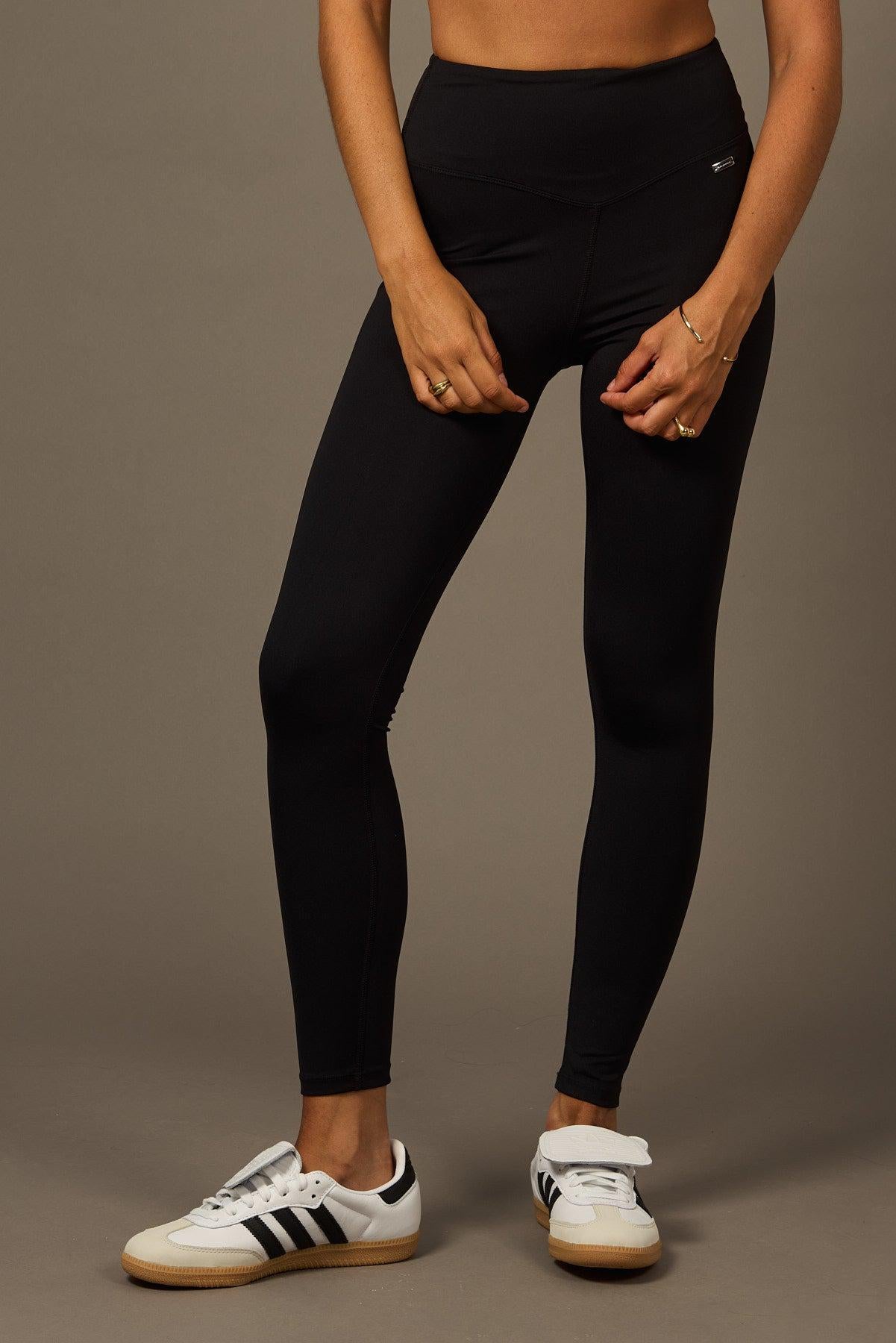 Contour Legging Black-Long Leggings-Store Clothing Sustainable Recycled Yoga Leggings Women On-line Barcelona Believe Athletics Sustainable Recycled Yoga Clothes