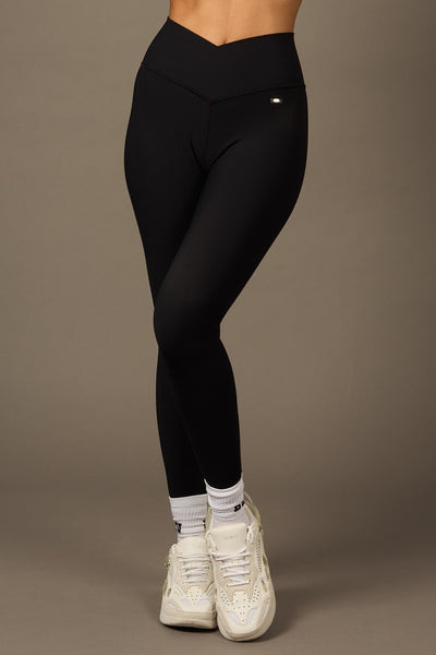 Crossed Daily Legging in Black-Long Leggings-Tienda Ropa Leggings Yoga Sostenibles Reciclados Mujer On-line Barcelona Believe Athletics Sustainable Recycled Yoga Clothes