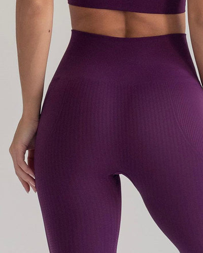 Flow Legging en Borgoña-Long Leggings-Tienda Ropa Leggings Yoga Sostenibles Reciclados Mujer On-line Barcelona Believe Athletics Sustainable Recycled Yoga Clothes