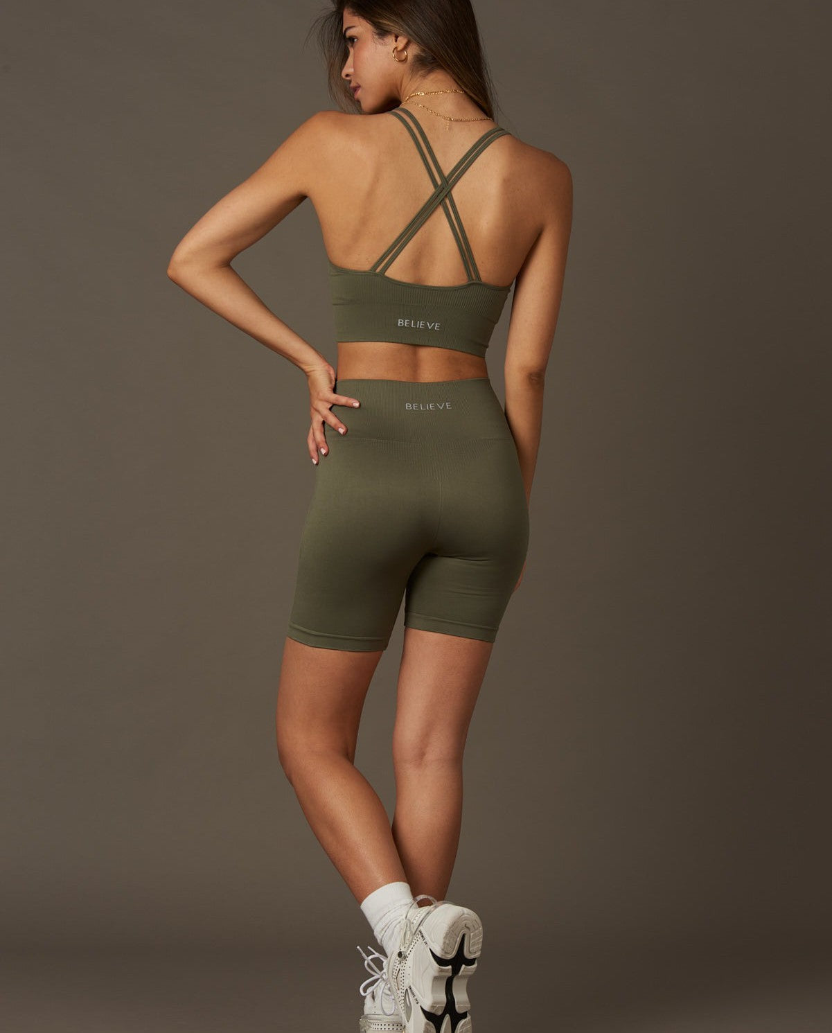 Halo Biker en Caqui-Bikers-Tienda Ropa Leggings Yoga Sostenibles Reciclados Mujer On-line Barcelona Believe Athletics Sustainable Recycled Yoga Clothes