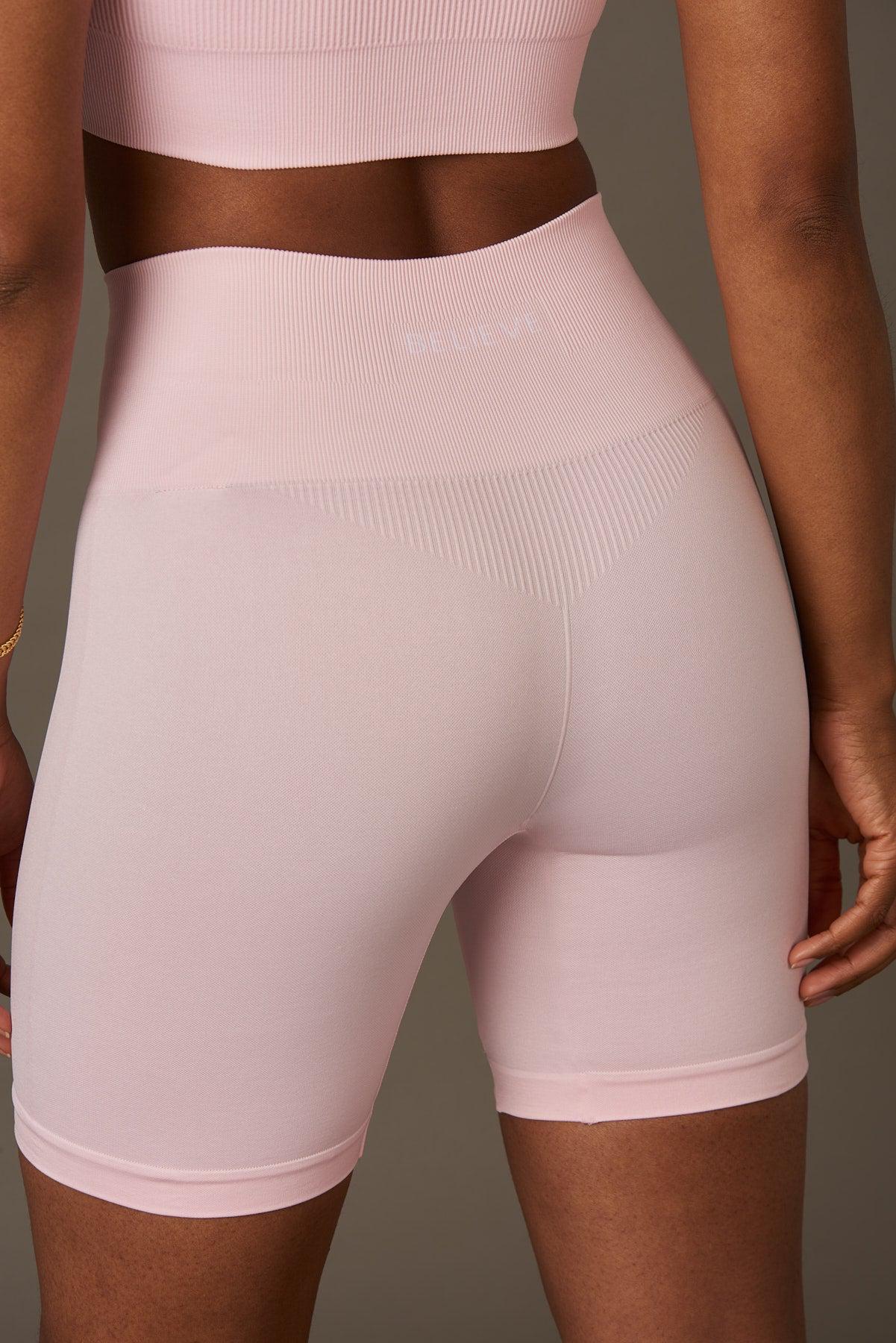 Halo Biker in Ice Pink-Bikers-Shop Kleidung Nachhaltige Recycled Yoga Leggings Frauen On-line Barcelona Believe Leichtathletik Nachhaltige Recycled Yoga-Kleidung