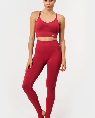 Karma Legging 2.0 en Cereza-Long Leggings-Tienda Ropa Leggings Yoga Sostenibles Reciclados Mujer On-line Barcelona Believe Athletics Sustainable Recycled Yoga Clothes