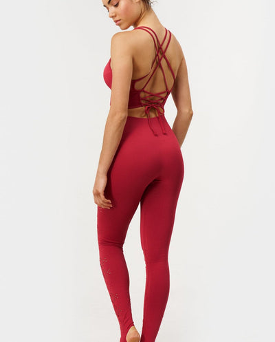 Karma Legging 2.0 en Cereza-Long Leggings-Tienda Ropa Leggings Yoga Sostenibles Reciclados Mujer On-line Barcelona Believe Athletics Sustainable Recycled Yoga Clothes