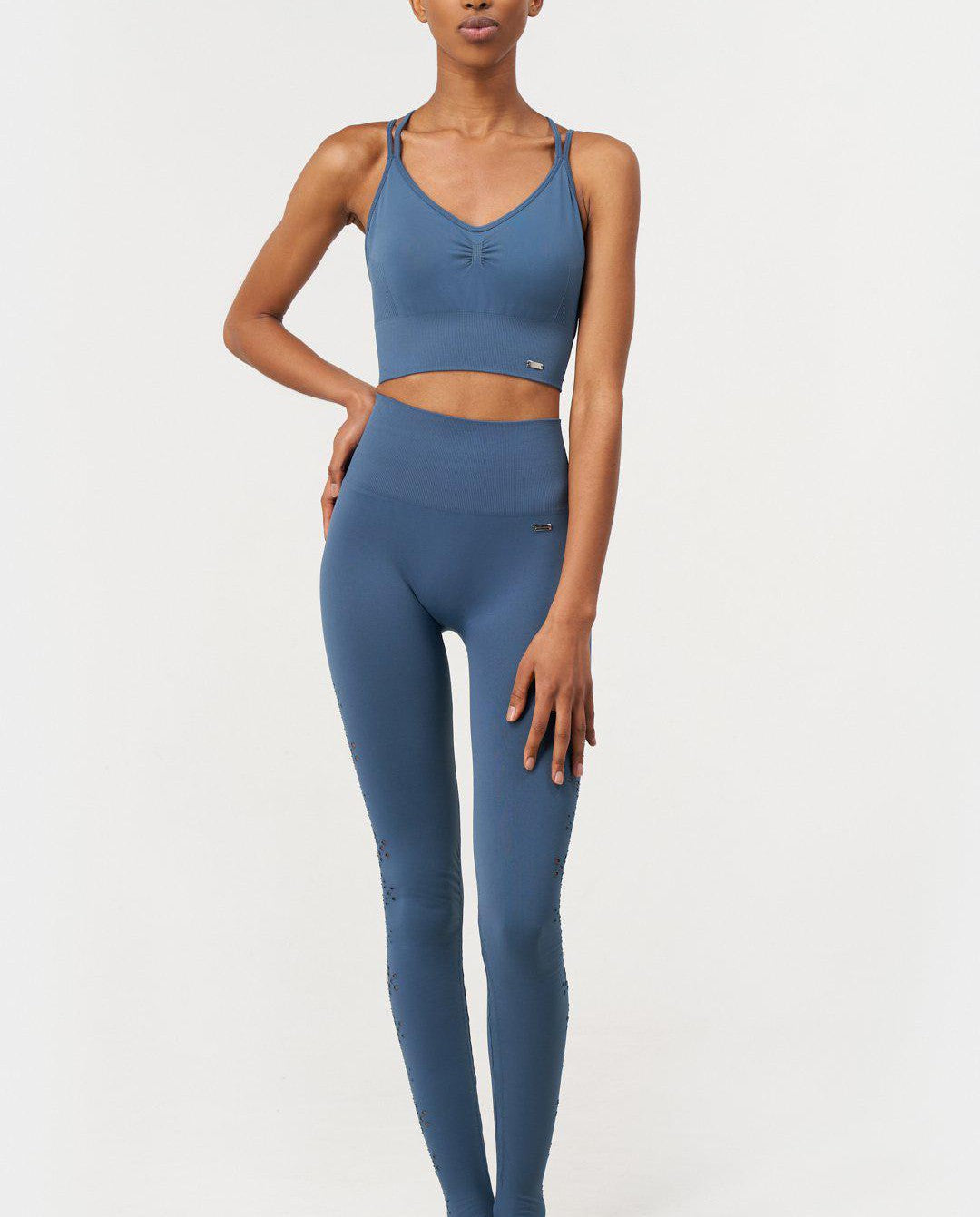 Karma Legging 2.0 en Jade-Long Leggings-Tienda Ropa Leggings Yoga Sostenibles Reciclados Mujer On-line Barcelona Believe Athletics Sustainable Recycled Yoga Clothes