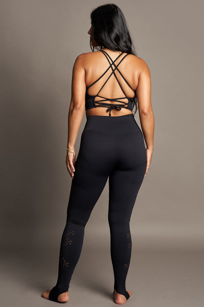 Karma Legging 2.0 in Schwarz-Long Leggings-Shop Nachhaltige Recycelte Yoga Leggings Damenbekleidung Online Barcelona Believe Athletics Nachhaltige Recycelte Yoga Kleidung