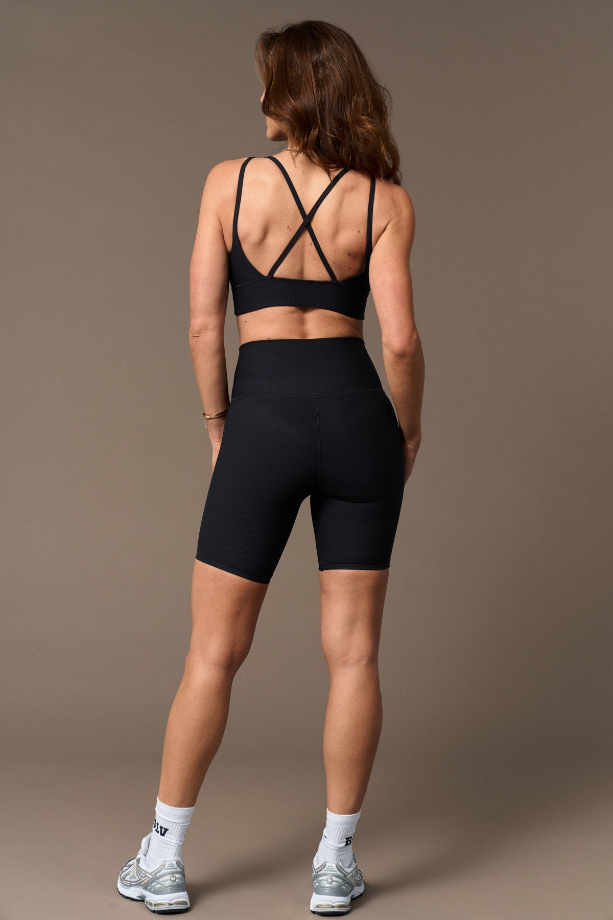 Palms Bra in Black-Bras-Tienda Ropa Leggings Yoga Sostenibles Reciclados Mujer On-line Barcelona Believe Athletics Sustainable Recycled Yoga Clothes