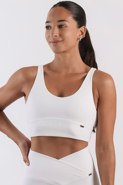 Palms Bra in Marsh. White-Bras-Tienda Ropa Leggings Yoga Sostenibles Reciclados Mujer On-line Barcelona Believe Athletics Sustainable Recycled Yoga Clothes