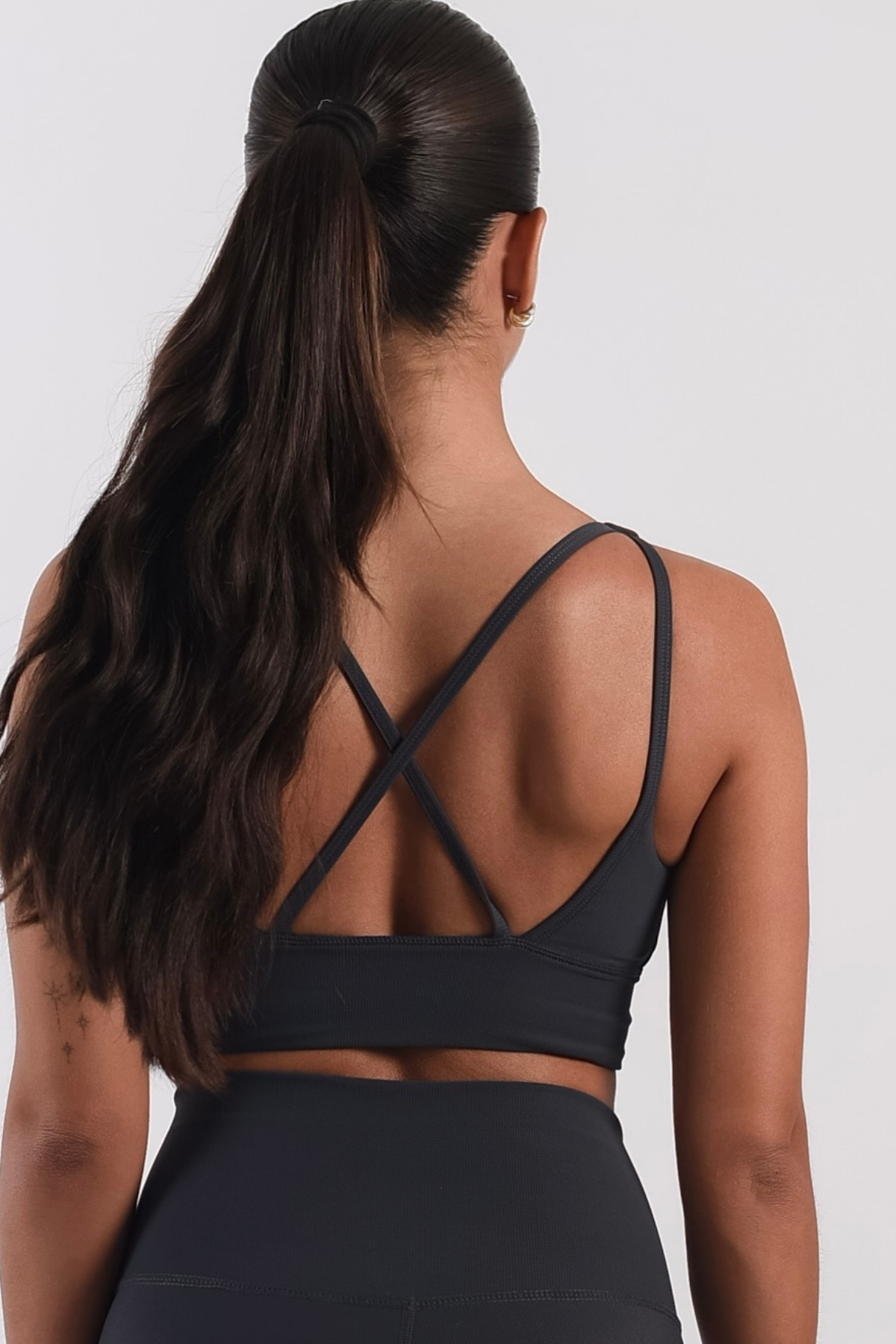 Palms Bra in Midnight-Bras-Tienda Ropa Leggings Yoga Sostenibles Reciclados Mujer On-line Barcelona Believe Athletics Sustainable Recycled Yoga Clothes