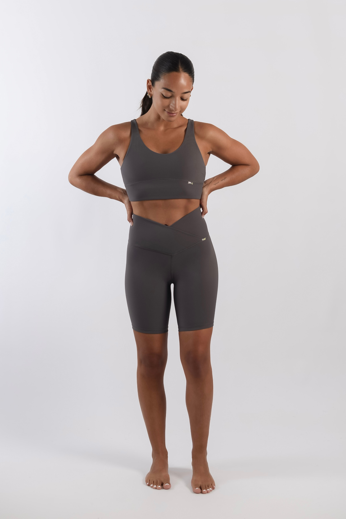 Bras Believe Palmen-BH in Stein- -Tienda Ropa Leggings Yoga Sostenibles Reciclados Mujer On-line Barcelona Leichtathletik Nachhaltige Recycelte Yoga-Kleidung