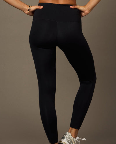 Radiant Legging Black-Long Leggings-Tienda Ropa Leggings Yoga Sostenibles Reciclados Mujer On-line Barcelona Believe Athletics Sustainable Recycled Yoga Clothes