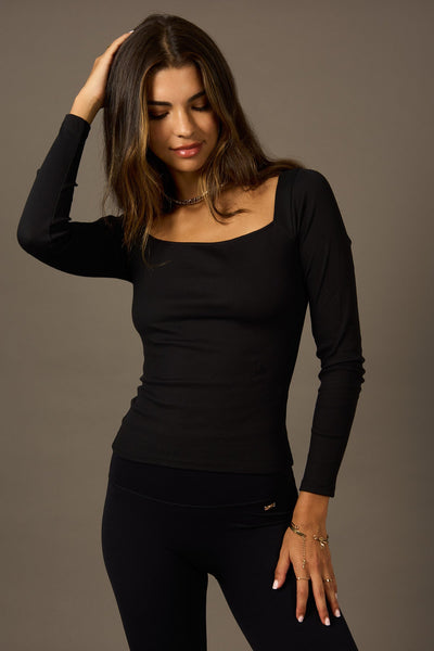 Square Long Sleeve en Negro-T-Shirts-Tienda Ropa Leggings Yoga Sostenibles Reciclados Mujer On-line Barcelona Believe Athletics Sustainable Recycled Yoga Clothes