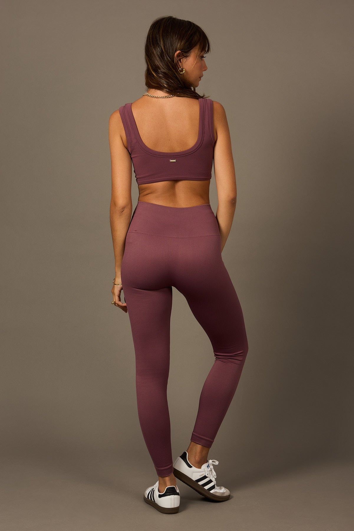 Bras Believe Sunshine Bra in Figue- -Tienda Ropa Leggings Yoga Sostenibles Reciclados Mujer On-line Barcelona Leichtathletik Nachhaltige Recycelte Yoga-Kleidung