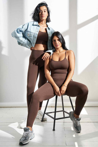 Bras Believe Vinyasa Bra in Brunette- -Tienda Ropa Leggings Yoga Sostenibles Reciclados Mujer On-line Barcelona Leichtathletik Nachhaltige Recycelte Yoga-Kleidung