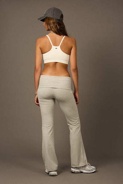 Wave Bra in Pearl White-Bras-Shop Clothing Sustainable Recycled Yoga Leggings Women On-line Barcelona Believe Athletics Sustainable Recycled Yoga Clothes