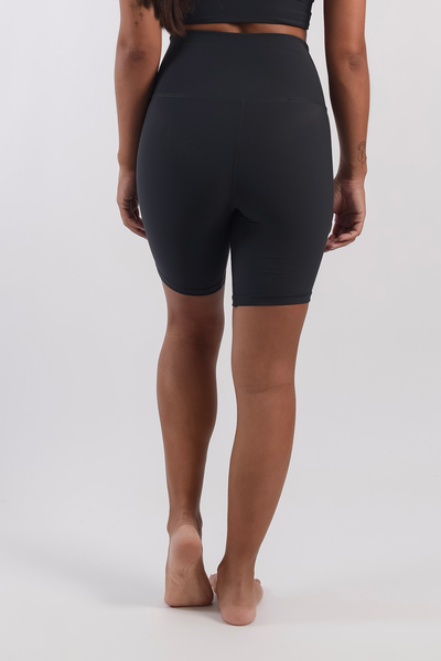 West Biker in Midnight-Bikers-Tienda Ropa Leggings Yoga Sostenibles Reciclados Mujer On-line Barcelona Believe Athletics Sustainable Recycled Yoga Clothes